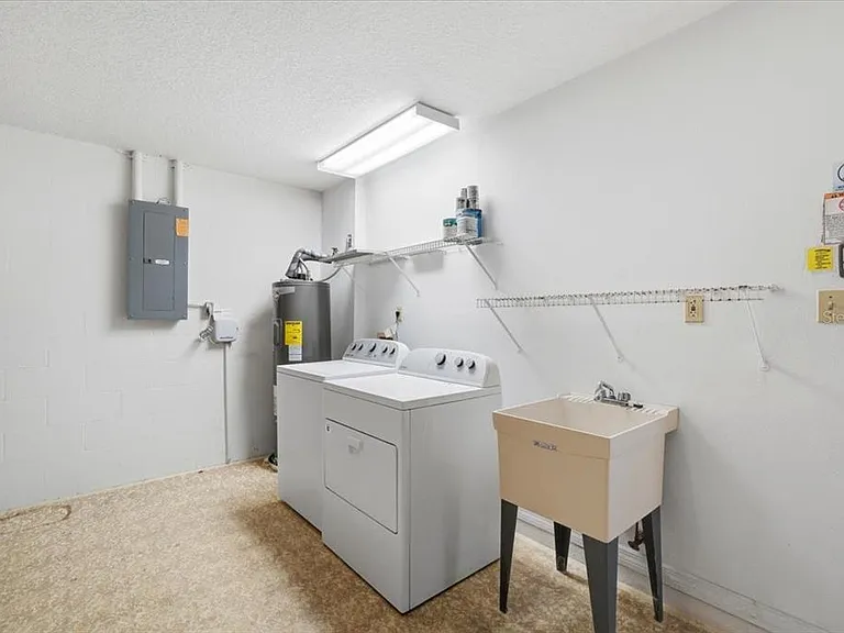 6006 Crane Dr — Photo 35