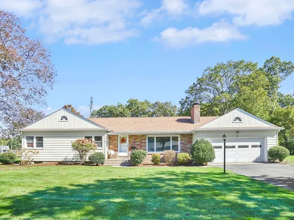 7 Viscount Rd, Longmeadow, MA 01106