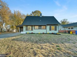 32 Stretton Cir, Willingboro, NJ 08046