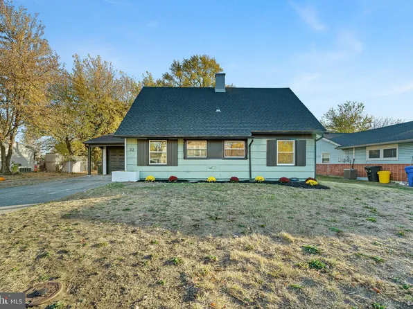 32 Stretton Cir, Willingboro, NJ 08046