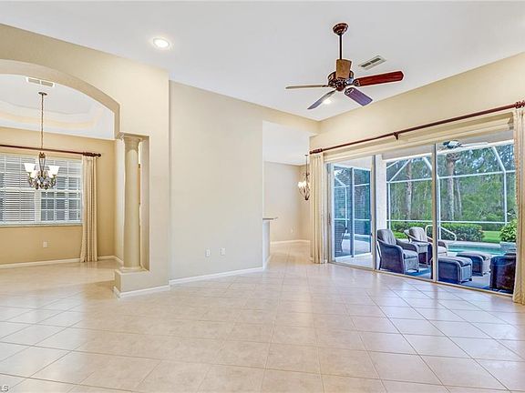 4th image of 9319 Oak Strand Dr