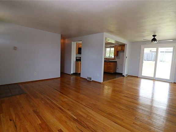 5th image of 224 Hillary Dr
