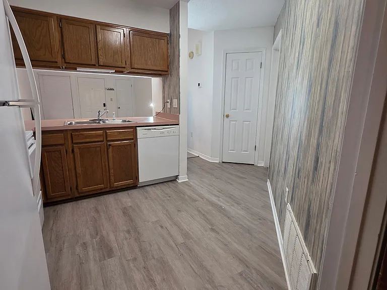 8 Viking Dr NW #C — Photo 21