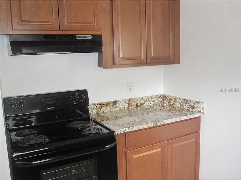 3302 W Wallace Ave — Photo 5
