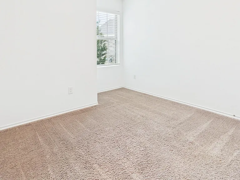1300 Winding Willow Dr — Photo 16