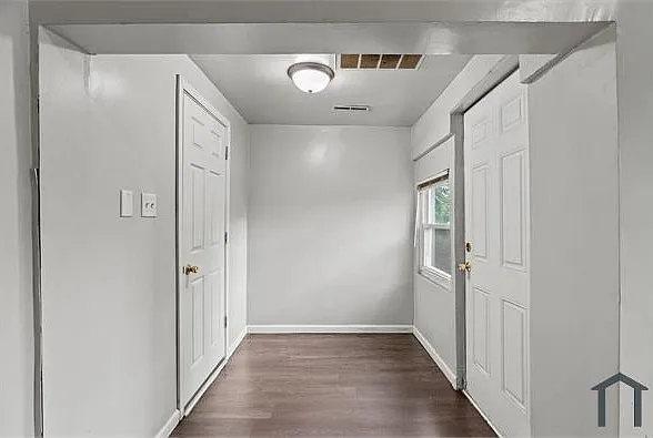 2568 W 19th Pl — Photo 10