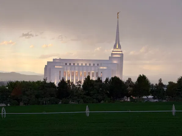 185 Crestview St, Rexburg, ID 83440