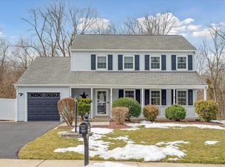 2390 Turnbury Rd, Gilbertsville, PA 19525