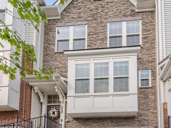 8239 Meadowood Dr, Hanover, MD 21076