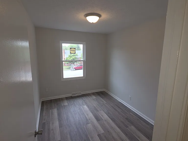 1324 Riverdale Dr — Photo 14