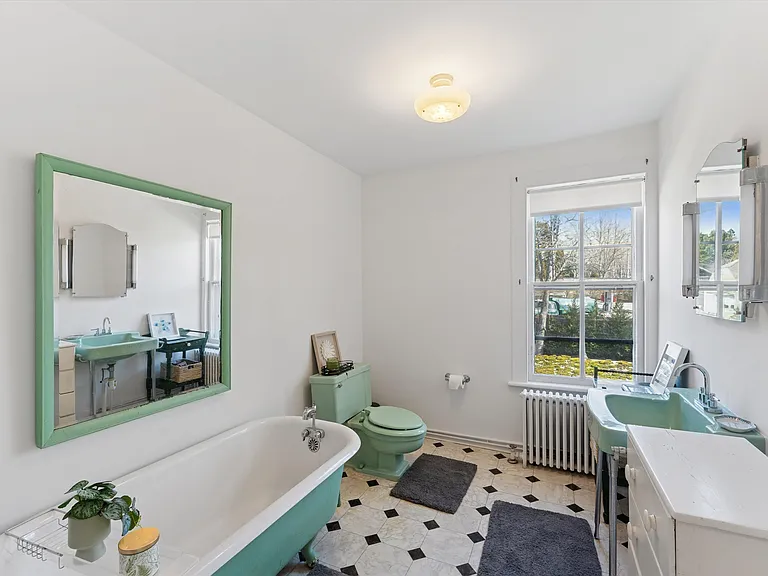 649 Hill St — Photo 23