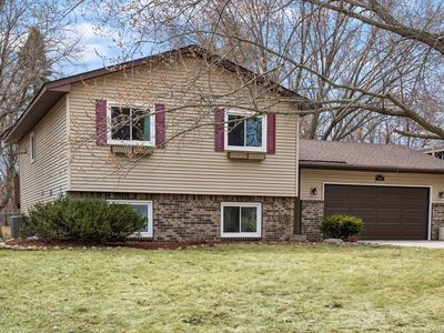 9895 31st Ave N, Plymouth, MN, 55441