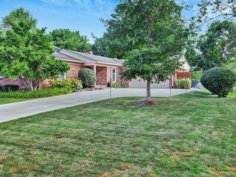 1st image of 820 Hickory Way