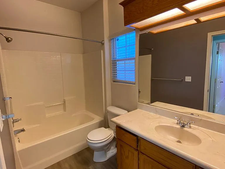 2643 W Oakridge Ave — Photo 22