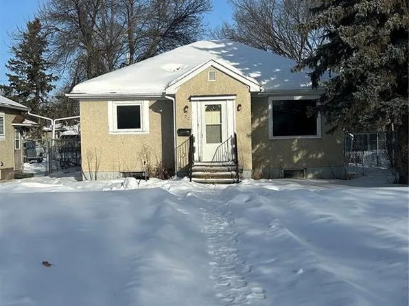 522 8th STREET E, Prince Albert, SK S6V 0W6