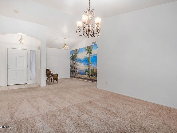 4th image of 860 S PINEVIEW Drive