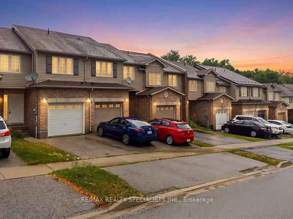 292 Briarmeadow Dr, Kitchener, ON N2A 4L1