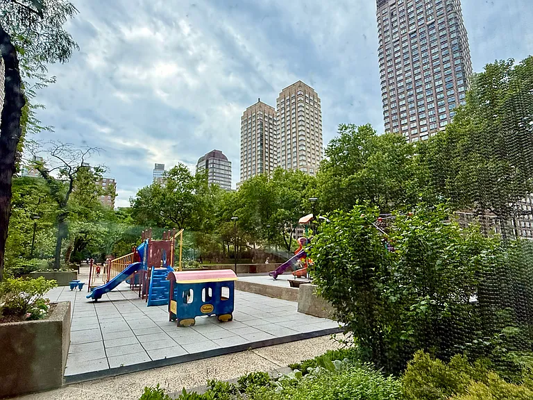 205 W End Ave #25L — Photo 13