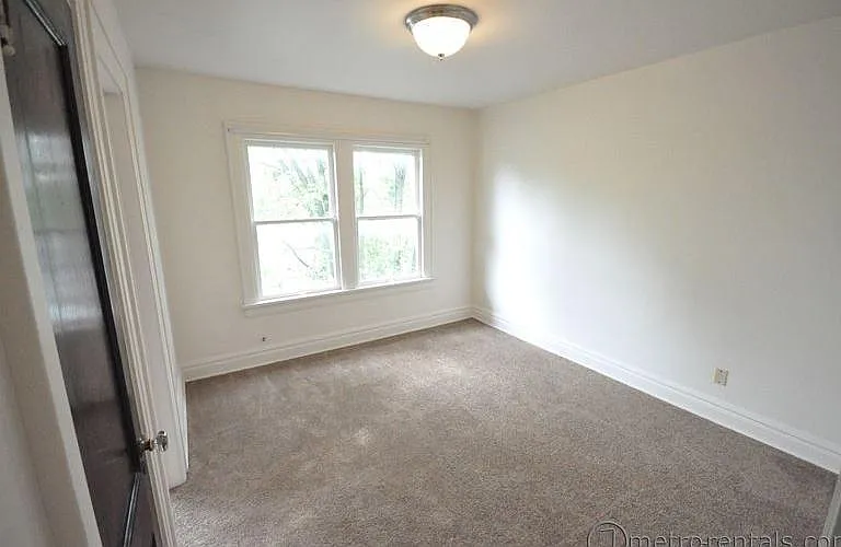 1560 E. Broad St. — Photo 71