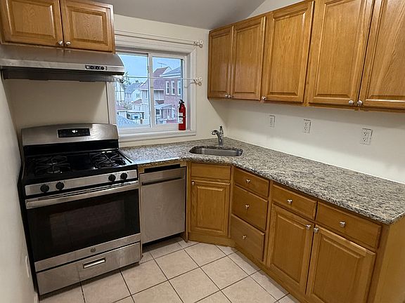 5th image of 8450 170th St #2