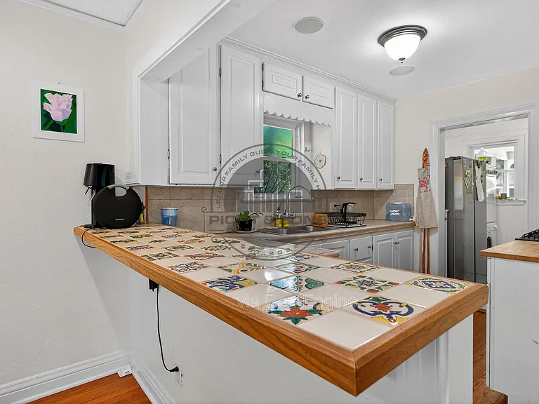 712 Shell St — Photo 10