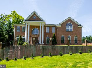 5218 Clinton Rd, Alexandria, VA 22312