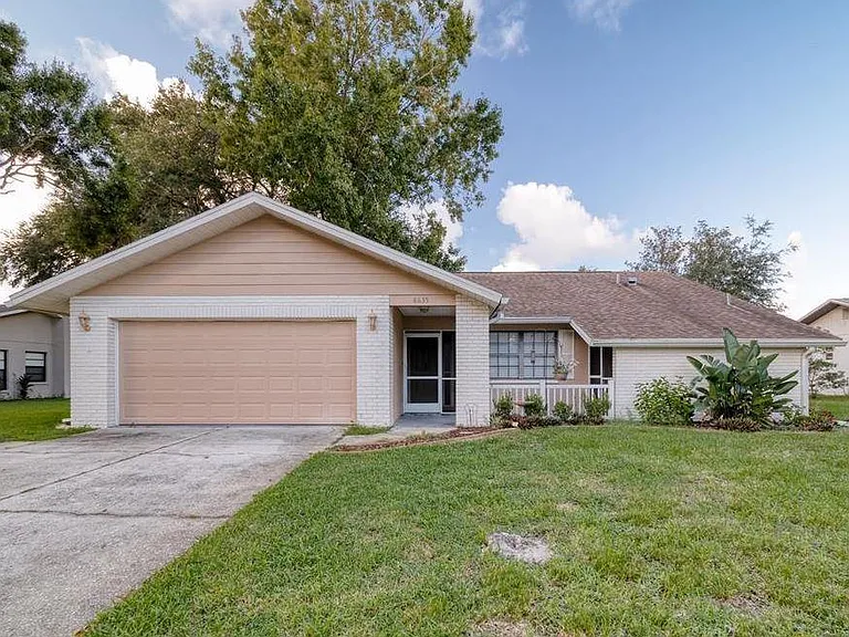 8635 Woodbridge Dr — Photo 1