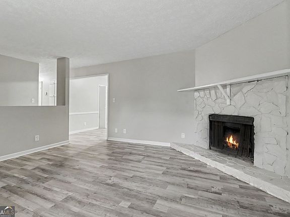 5th image of 5487 Hall Cir