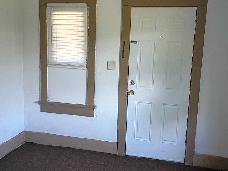 1st image of 3428 W 3rd St #3428