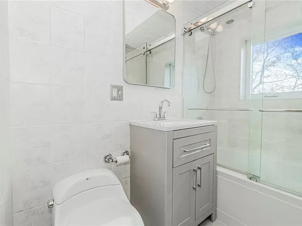 4766 Bedford Avenue image 18 of 29