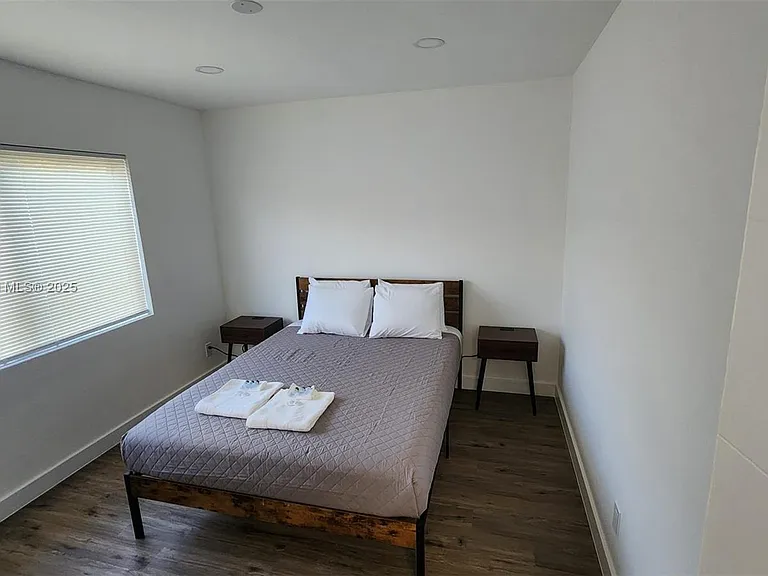 1946 Pierce St #3 — Photo 42