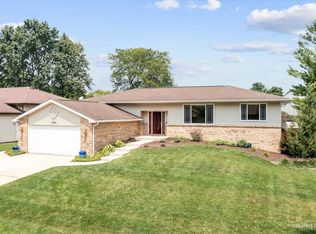 1008 Windsor Dr, Shorewood, IL 60404