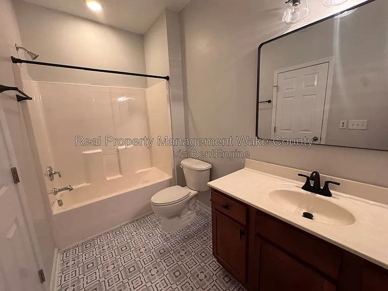 1365 Regulator St — Photo 30