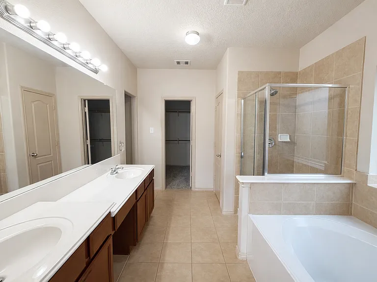 11922 Harristown Dr — Photo 9