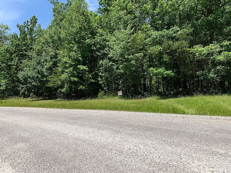 2nd image of 914 Reeves Rd