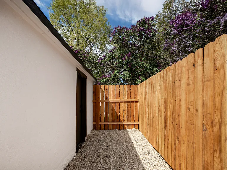 1309 W Melrose St — Photo 35
