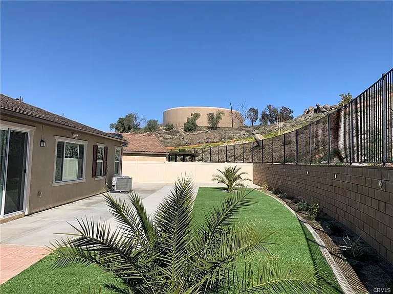 27450 Tyrrhenian Dr — Photo 24