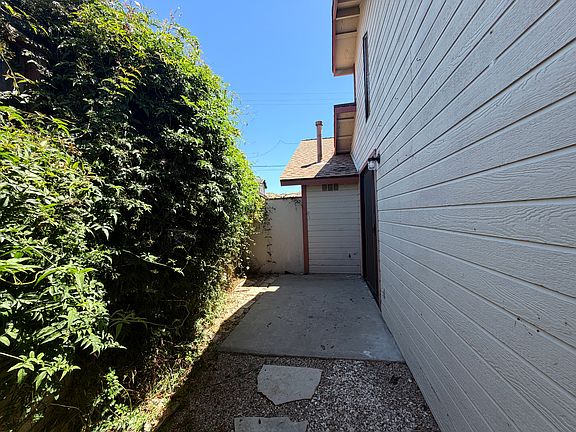 4th image of 279 Branch St APT F