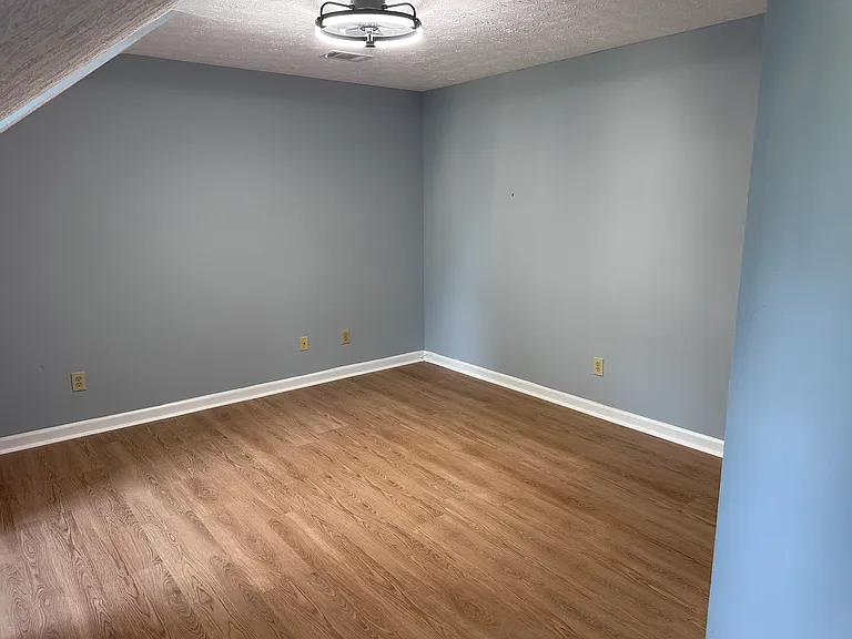 545 River Overlook Dr — Photo 15