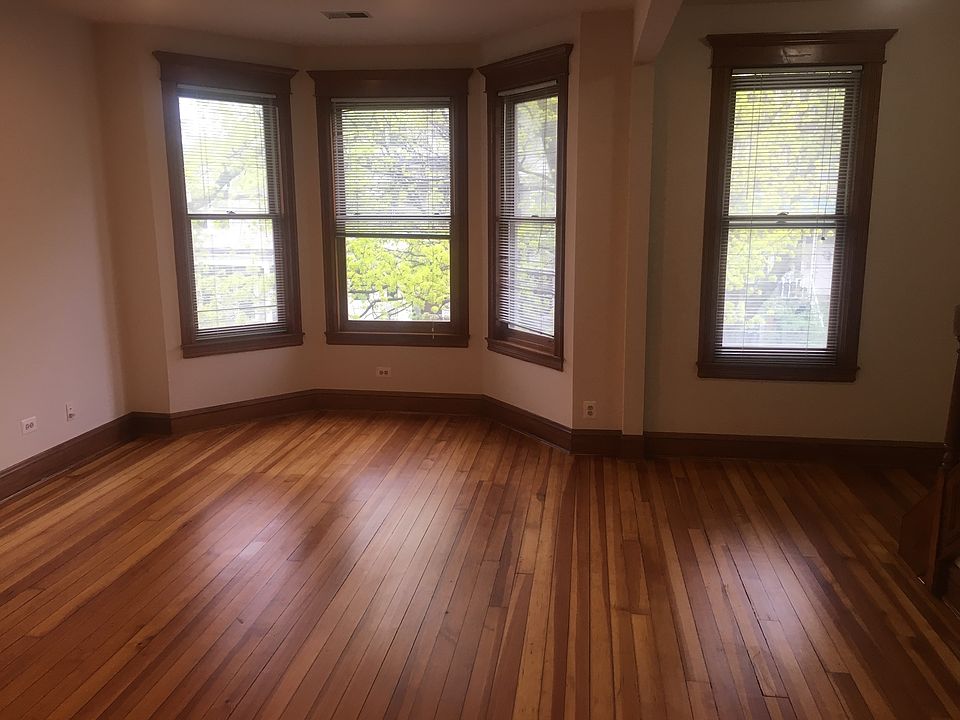 1st image of 1526 W Wellington Ave #2