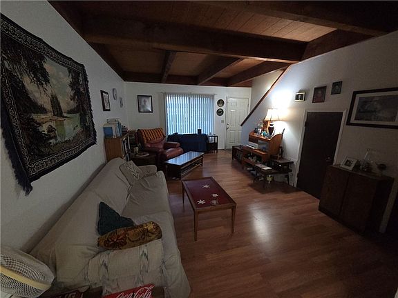 4th image of 565 North St