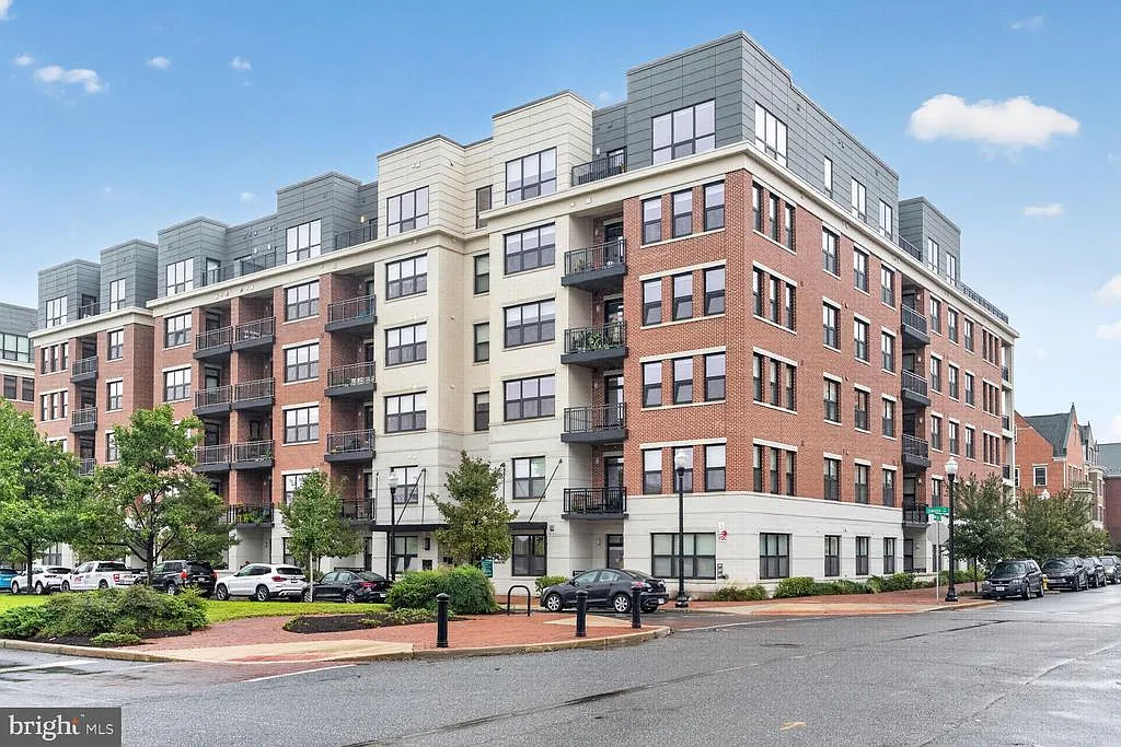 1 bed, 2.0 bath, 1193 sqft, $3,800 — Photo 1