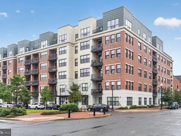 701 Swann Ave Unit 605, Alexandria, VA 22301