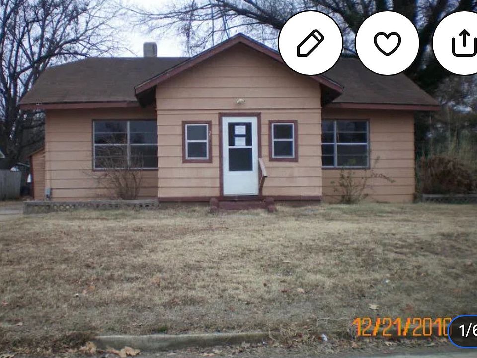 1st image of 220 S Lilly St