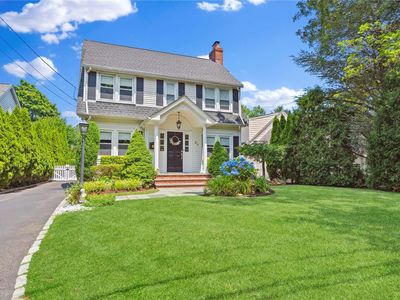28 Meadowbrook Road, Syosset, NY, 11791