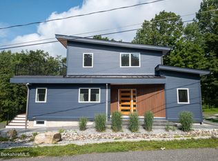 16 Shore Dr, Hinsdale, MA 01235