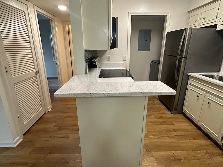 2905 Burch Ave #8 — Photo 25