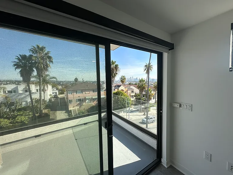 519 N Normandie Ave #1 — Photo 18