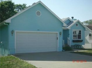 404 N Tepee Dr, Independence, MO 64056