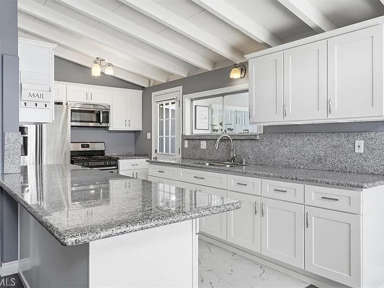 533 S Devon Rd — Photo 11